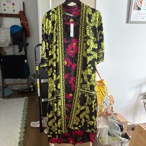 New! Alice + Olivia reversible Black and Yellow Floral Robe/Kimono